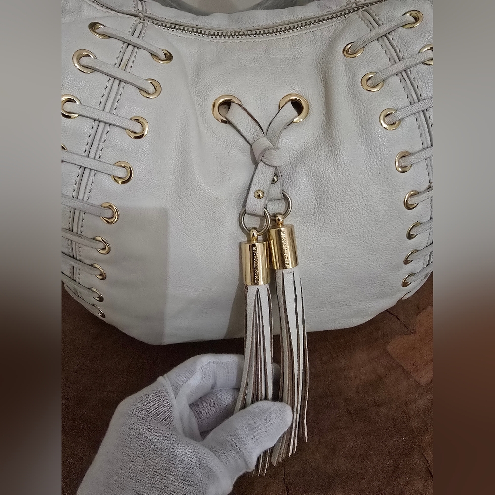 ✨️RARE✨️Michael Kors Cream Hobo Bag - Picture 2 of 8